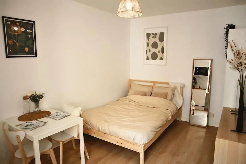 Cocon Moderne A Nation, Paris Apartment